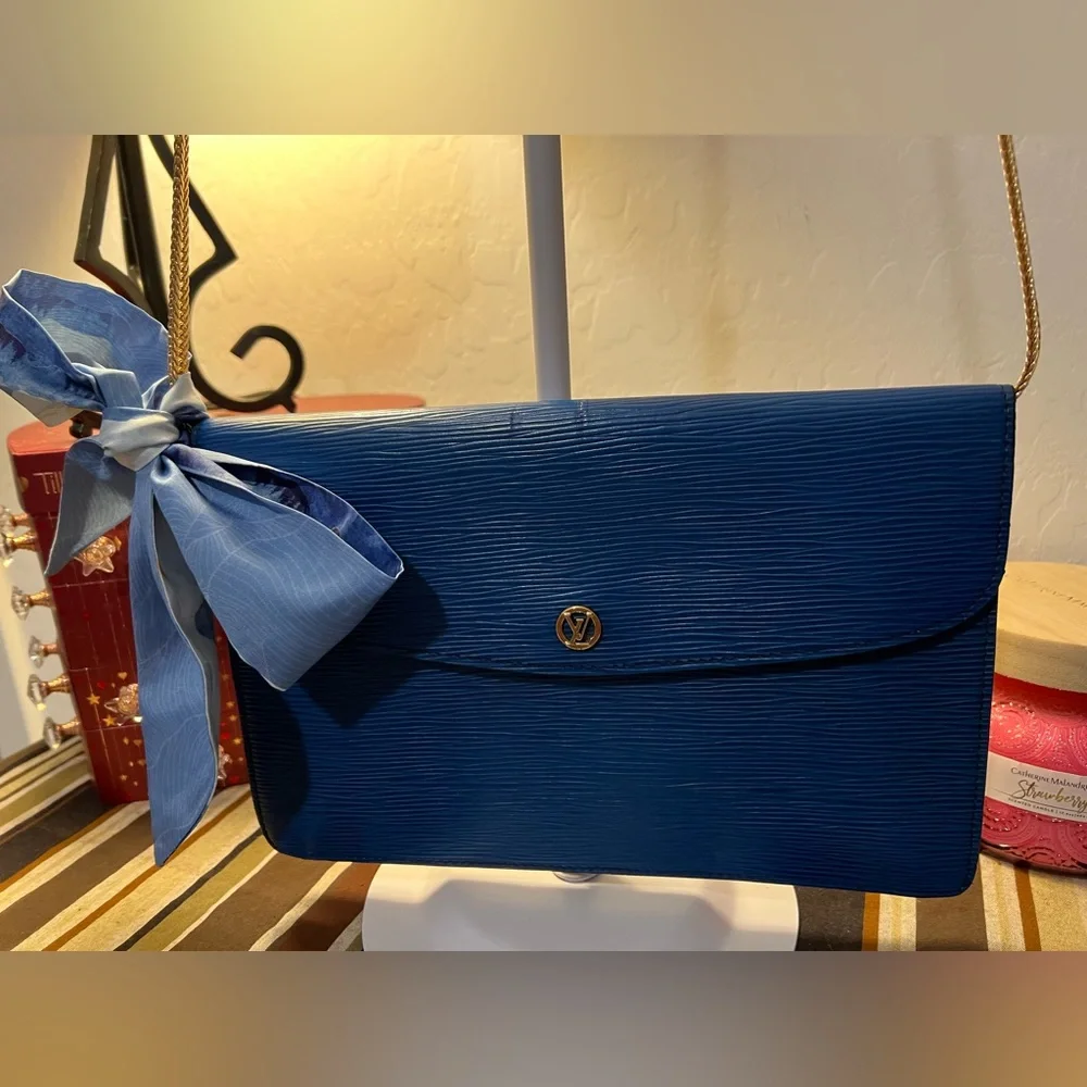 Louis Vuitton Montaigne EPI Clutch w/Coa